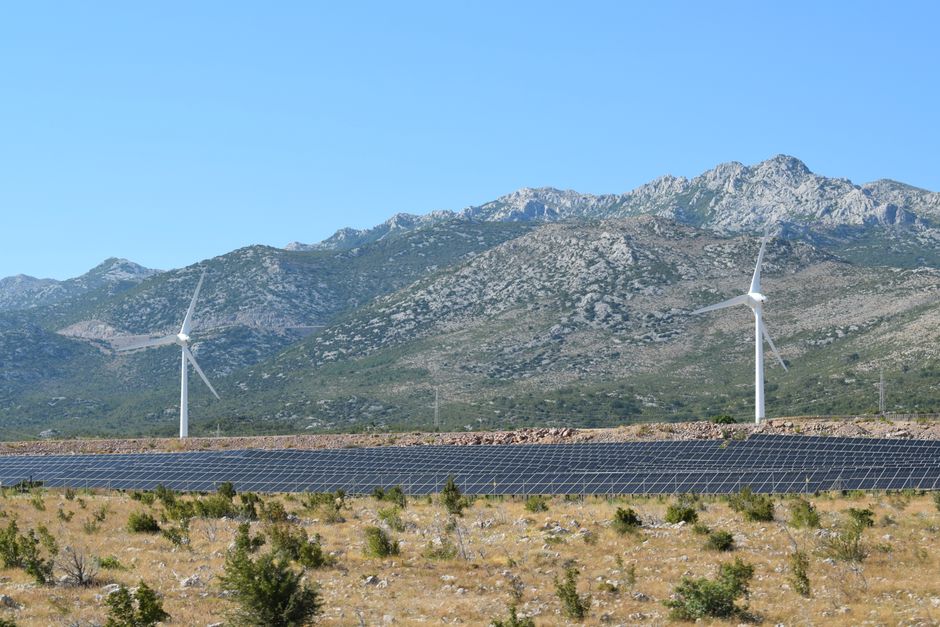 Dacia va construi un parc fotovoltaic la Mioveni pentru a spori utilizarea energiei verzi