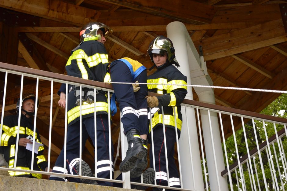 Incident grav în Argeș: Pompier lovit cu o cărămidă în timpul unei intervenții