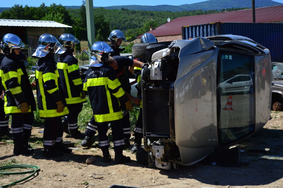 Accident rutier pe DN73, la Țițești: patru persoane rănite